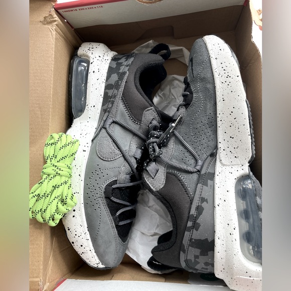 W Nike Air Max Viva - Picture 2 of 13